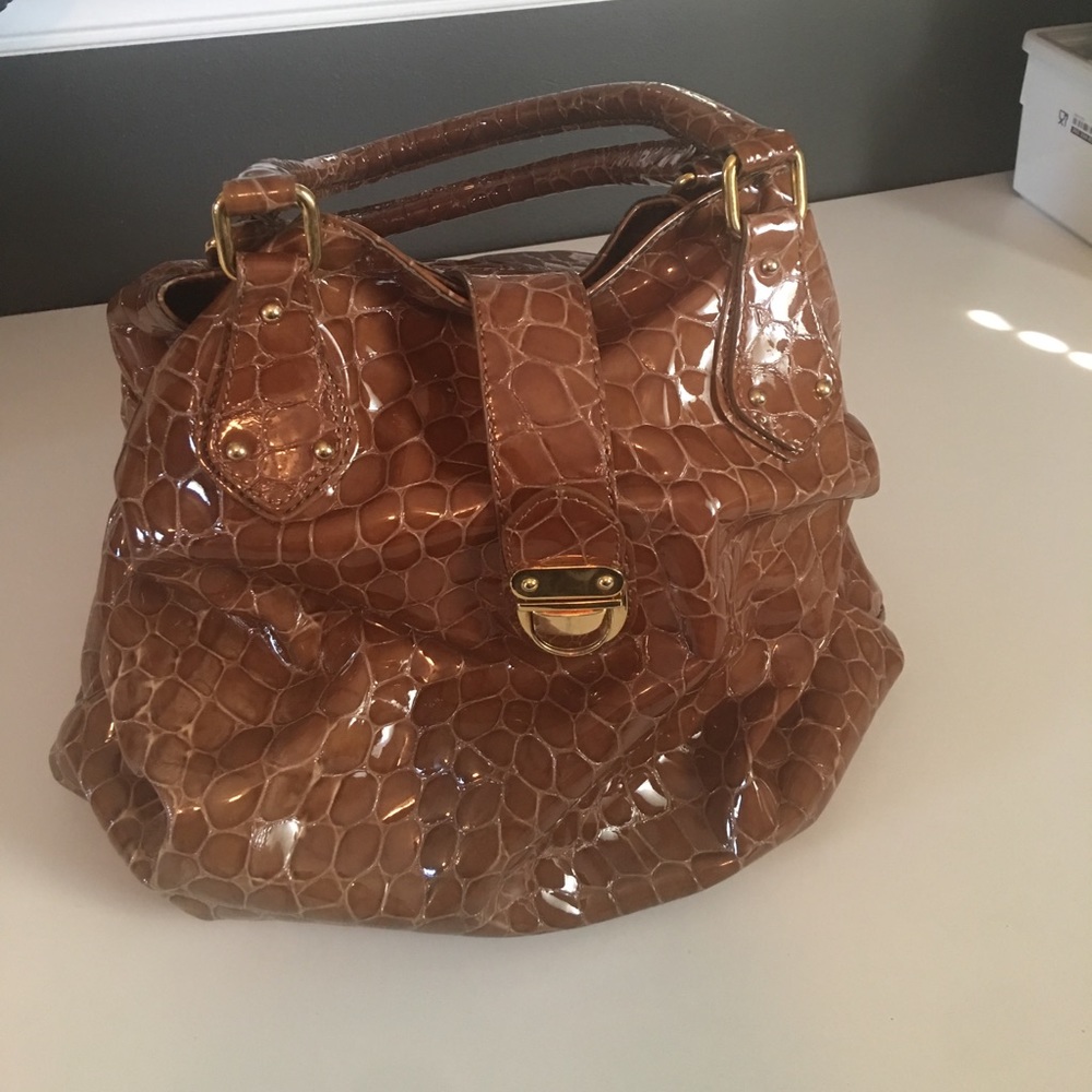 Innue Genuine Leather Croc Camel Purse